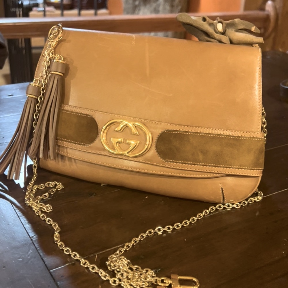 ❗️SOLD❗️Gucci Clutch😍Beautiful very unique Piece vintg great cond 11”x6.5😍😍 - Picture 7 of 16